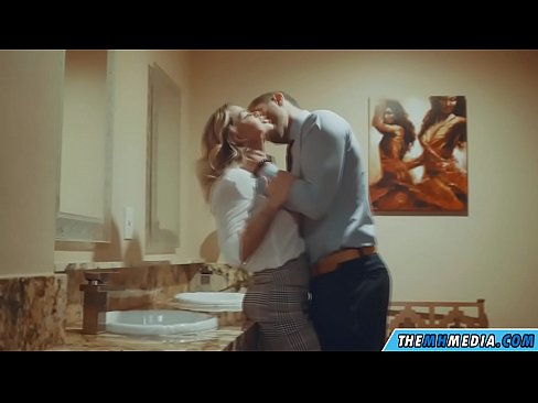 ❤️ Rehefa mamitaka anao ao amin'ny trano fidiovana ho an'ny besinimaro ny blonde be busty ☑ Voasary vetaveta vita an-trano amin'ny pôrnôgrafia mg.mrvideospornogratis.ru ❤